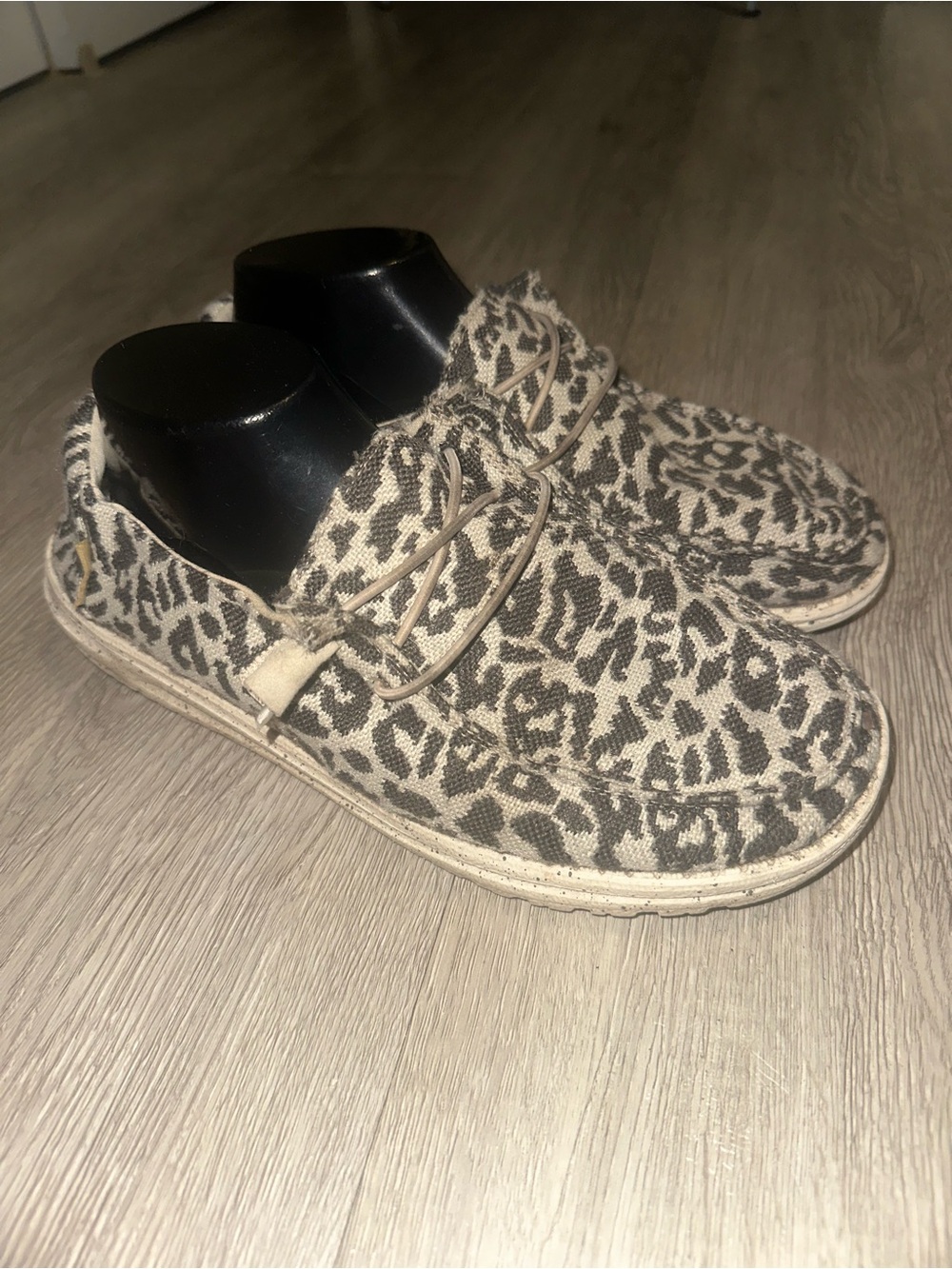 Hey Dude Wendy Woven Cheetah Gray Shoes Women Size 10